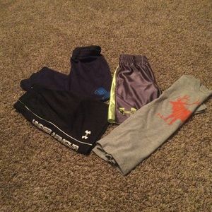 LOT OF ASSORTED BOYS UNDER ARMOUR CLOTHING